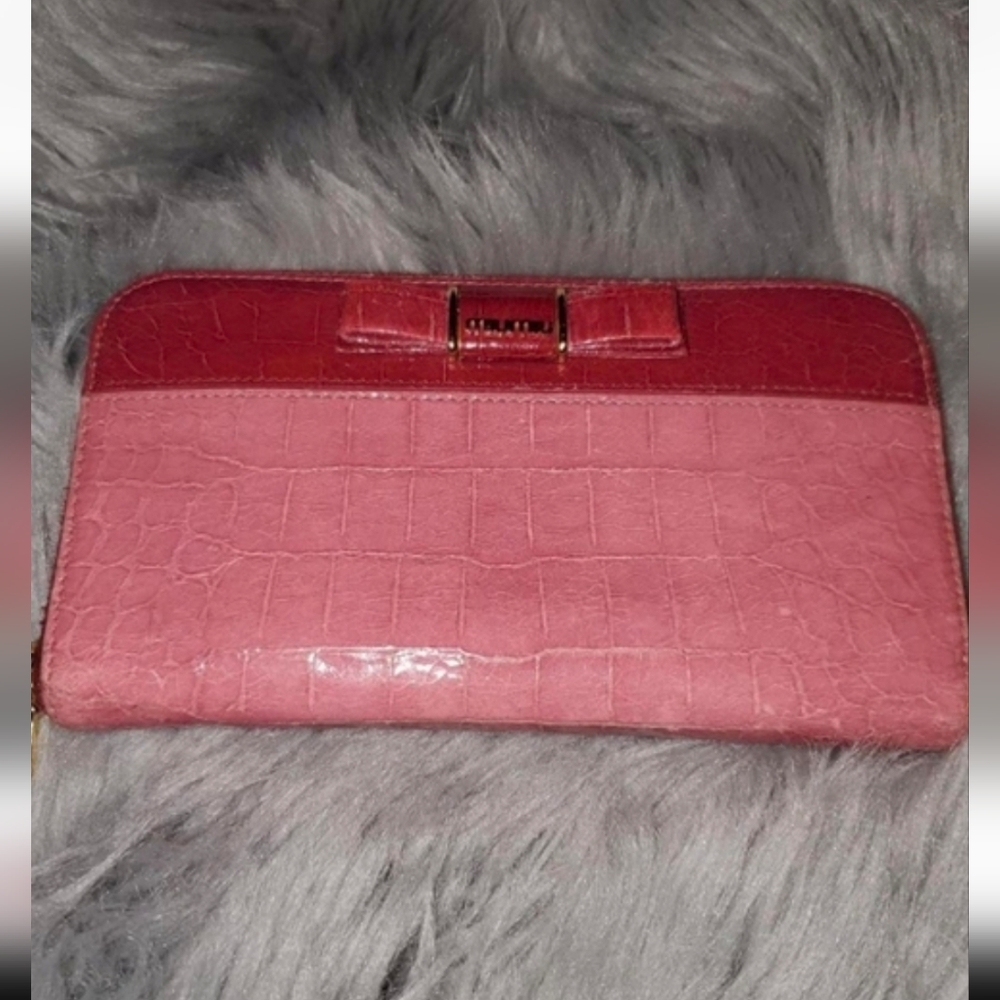 Miu Miu Rare Pink and Red Bow With Kiss Lock Crocodile Embossed Wallet 🚨 Rare